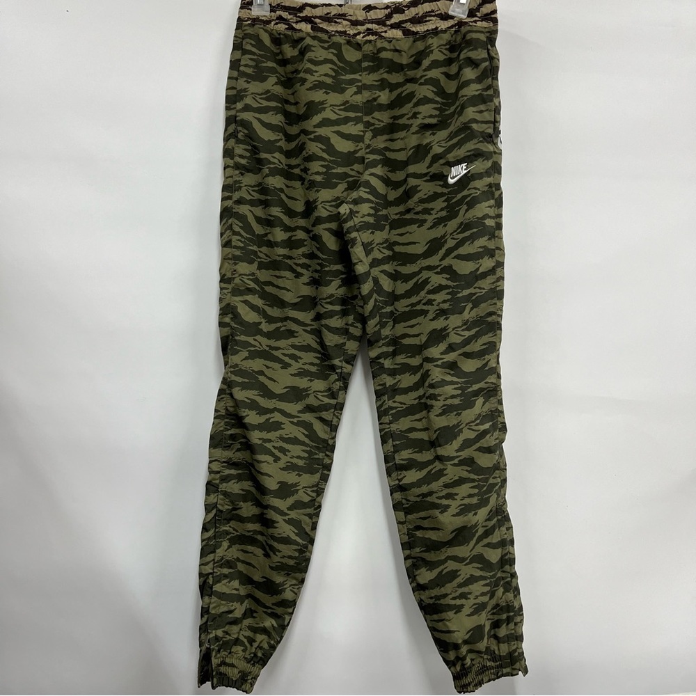 NIKE Camo Track Pants medium w/pockets